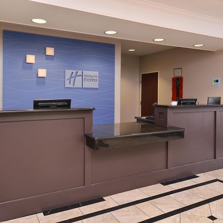 Holiday Inn Express & Suites San Antonio South Экстерьер фото