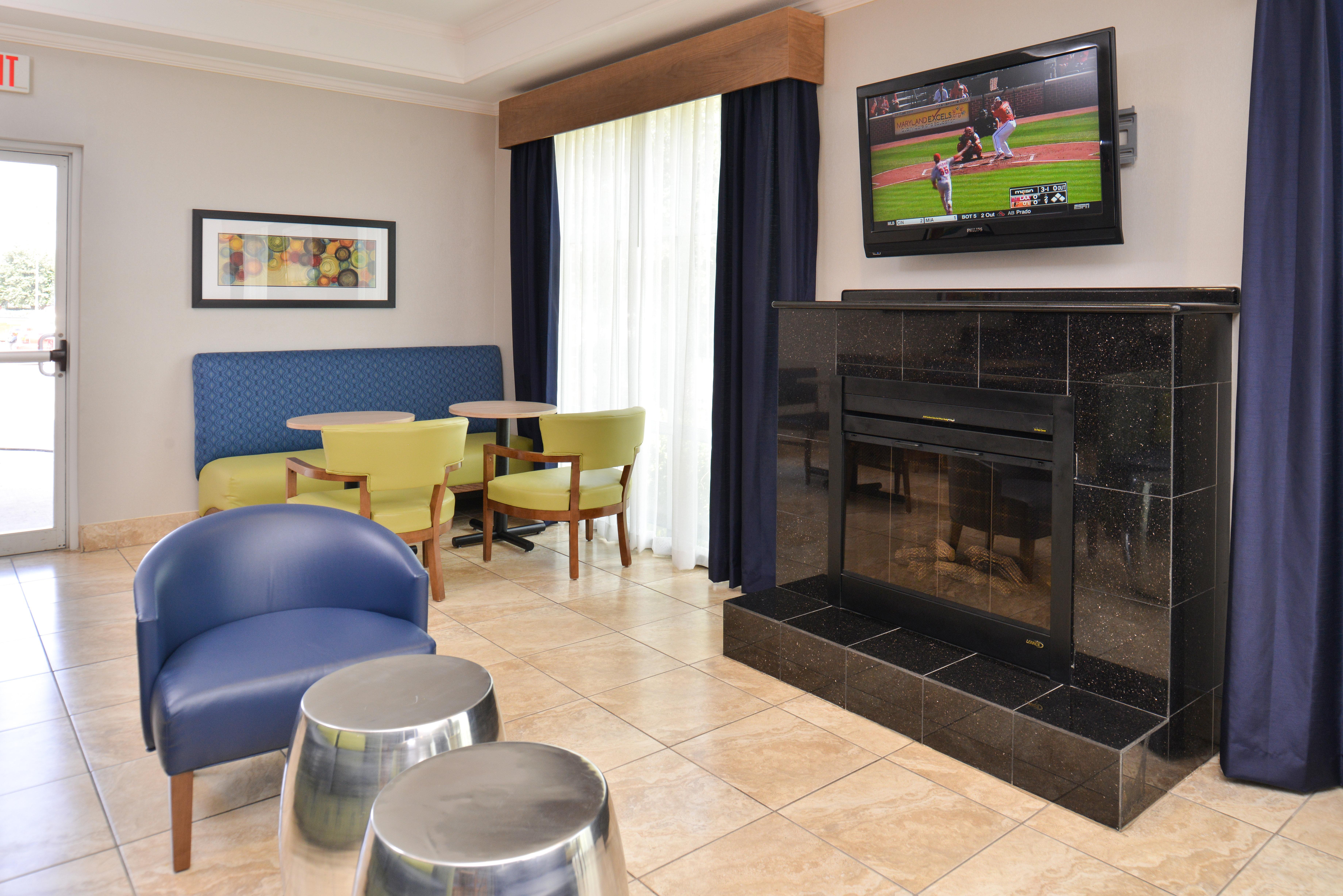 Holiday Inn Express & Suites San Antonio South Экстерьер фото