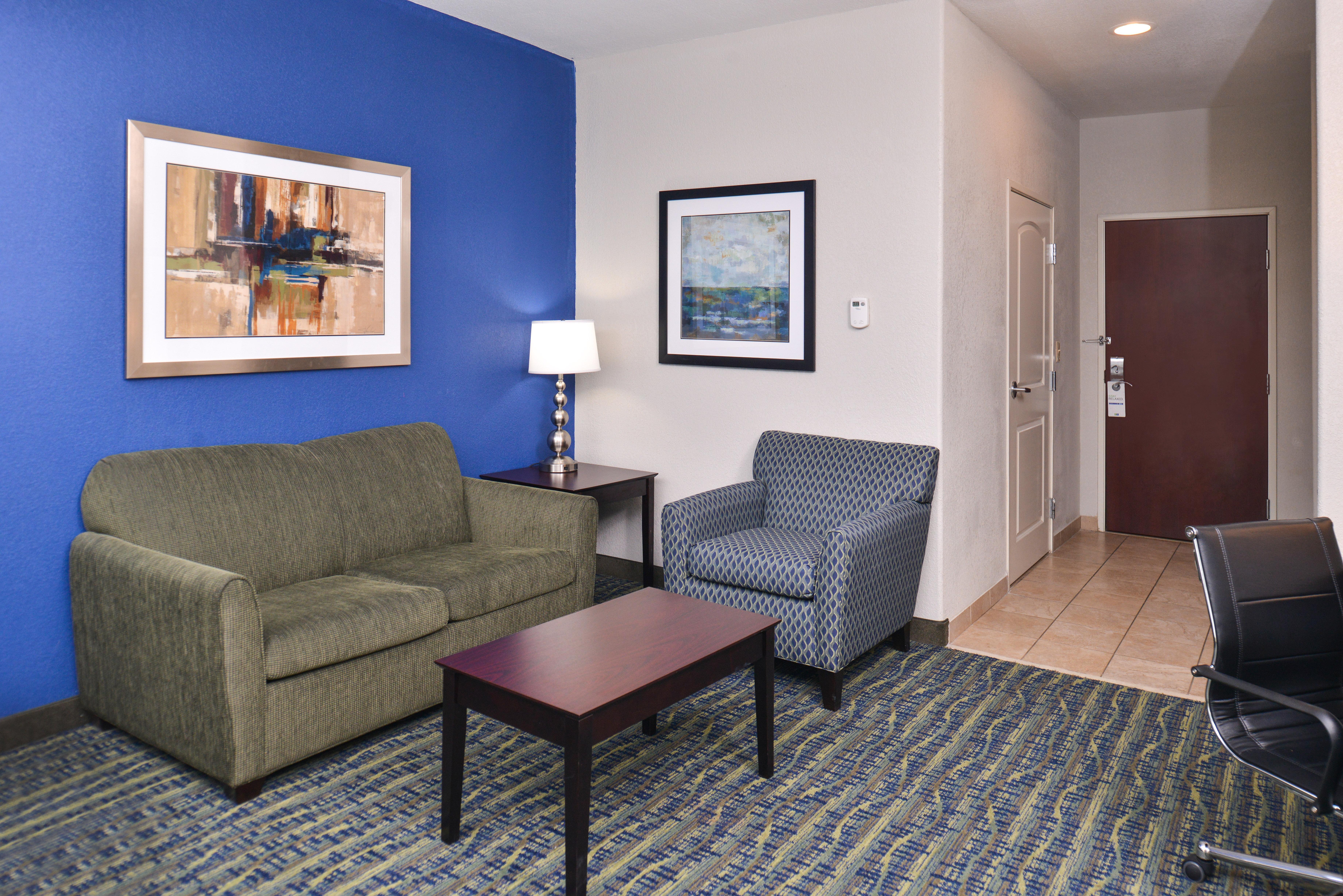 Holiday Inn Express & Suites San Antonio South Экстерьер фото