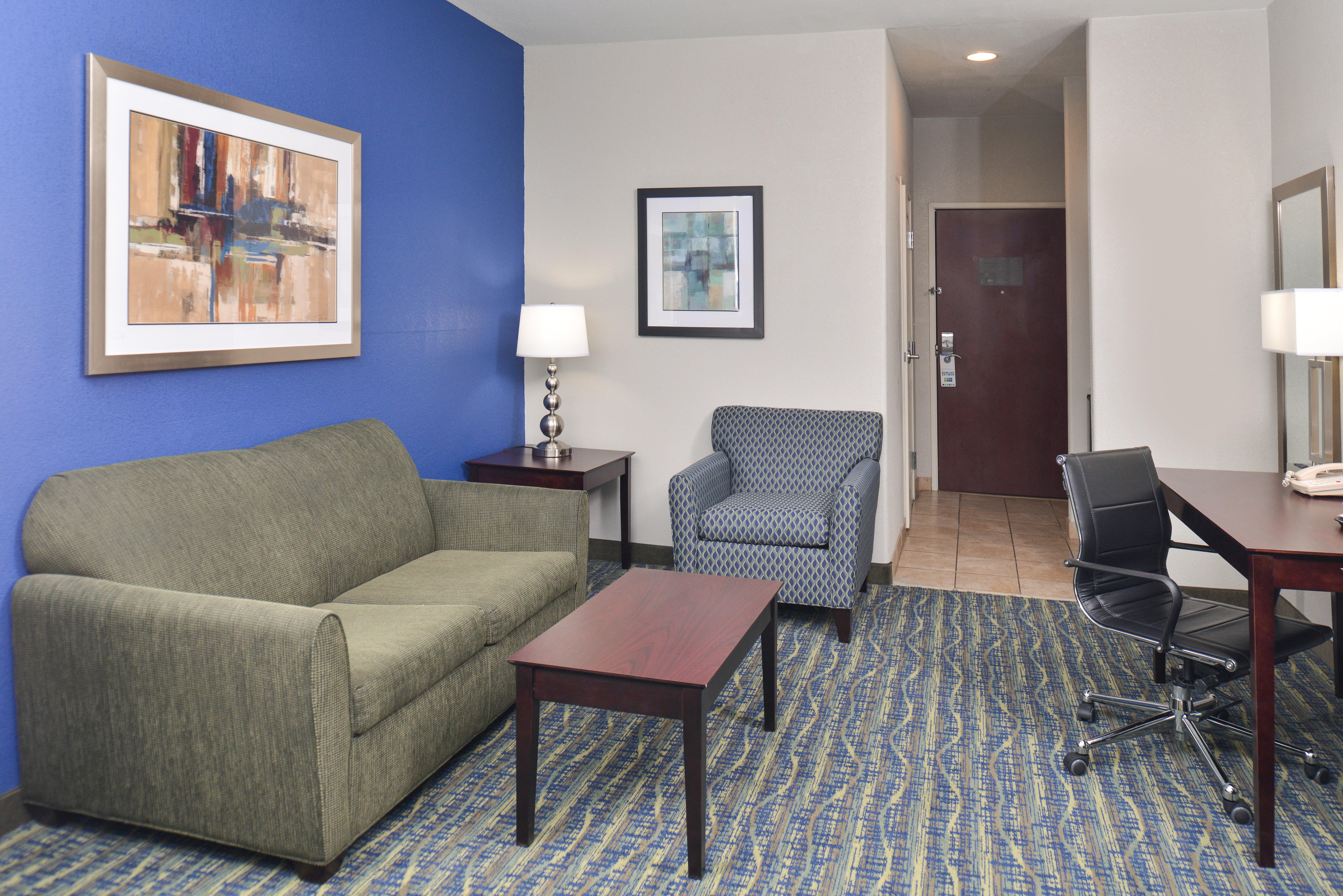 Holiday Inn Express & Suites San Antonio South Экстерьер фото