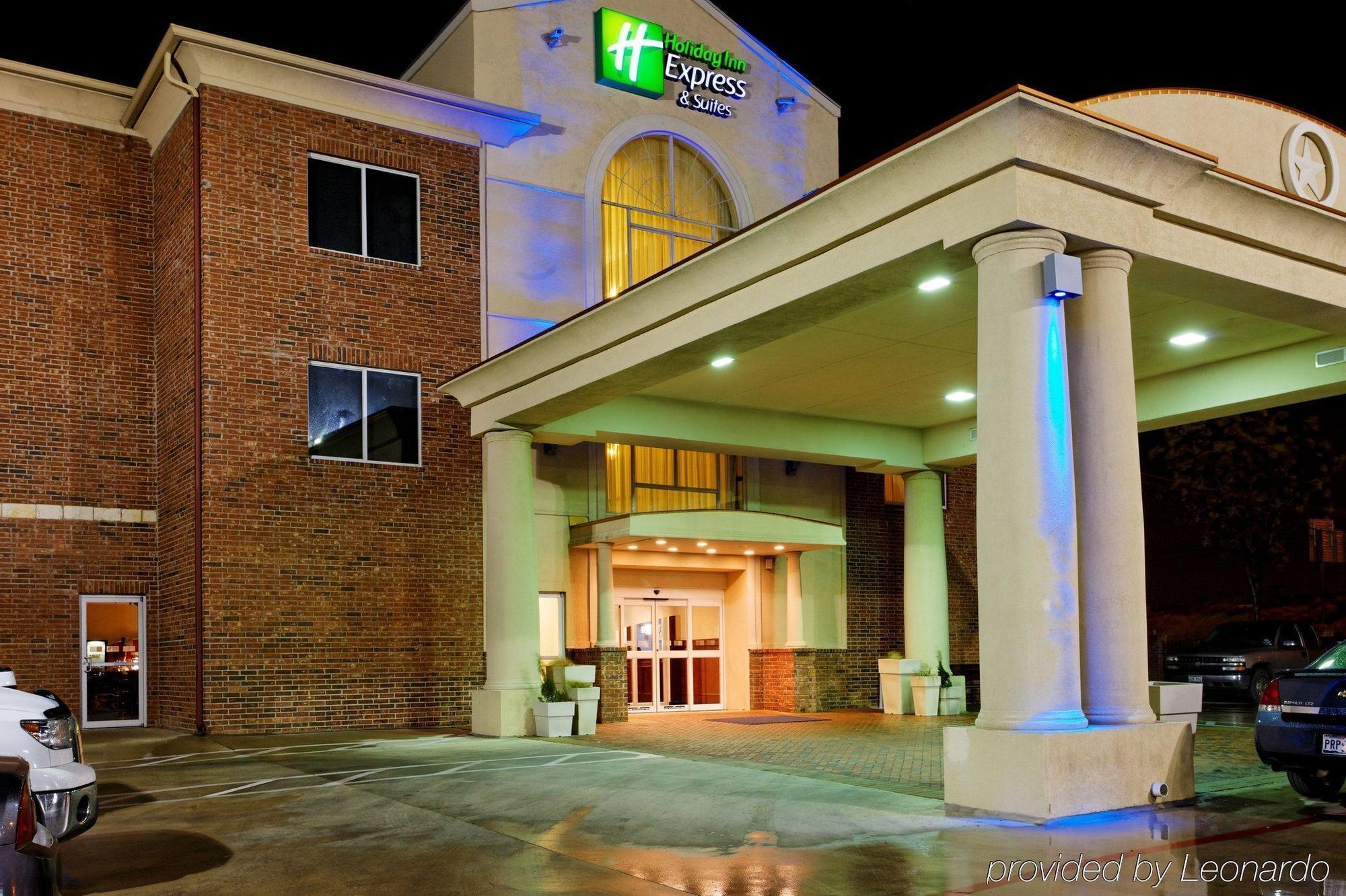 Holiday Inn Express & Suites San Antonio South Экстерьер фото